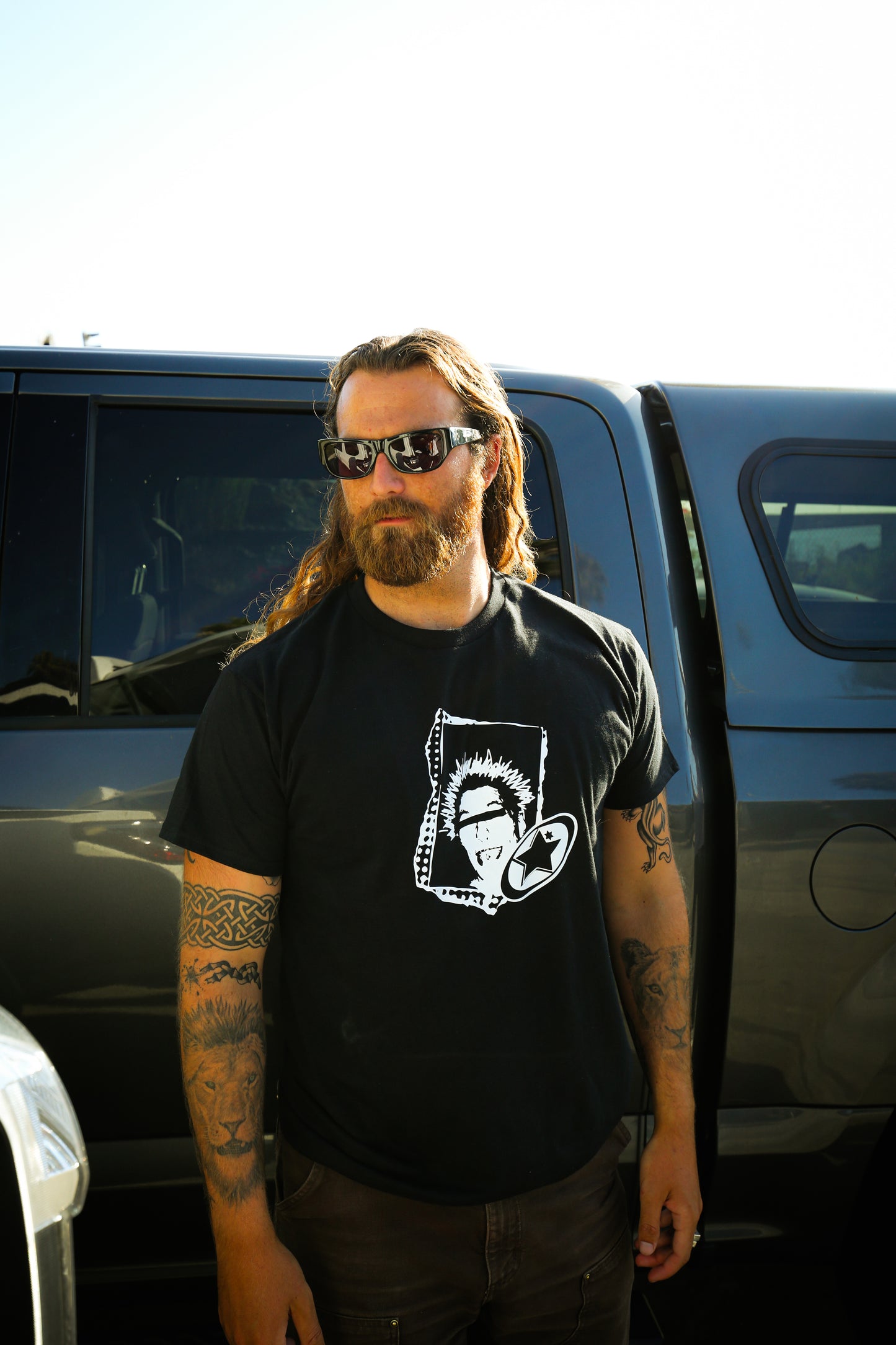 VACANT T-SHIRT // BLACK