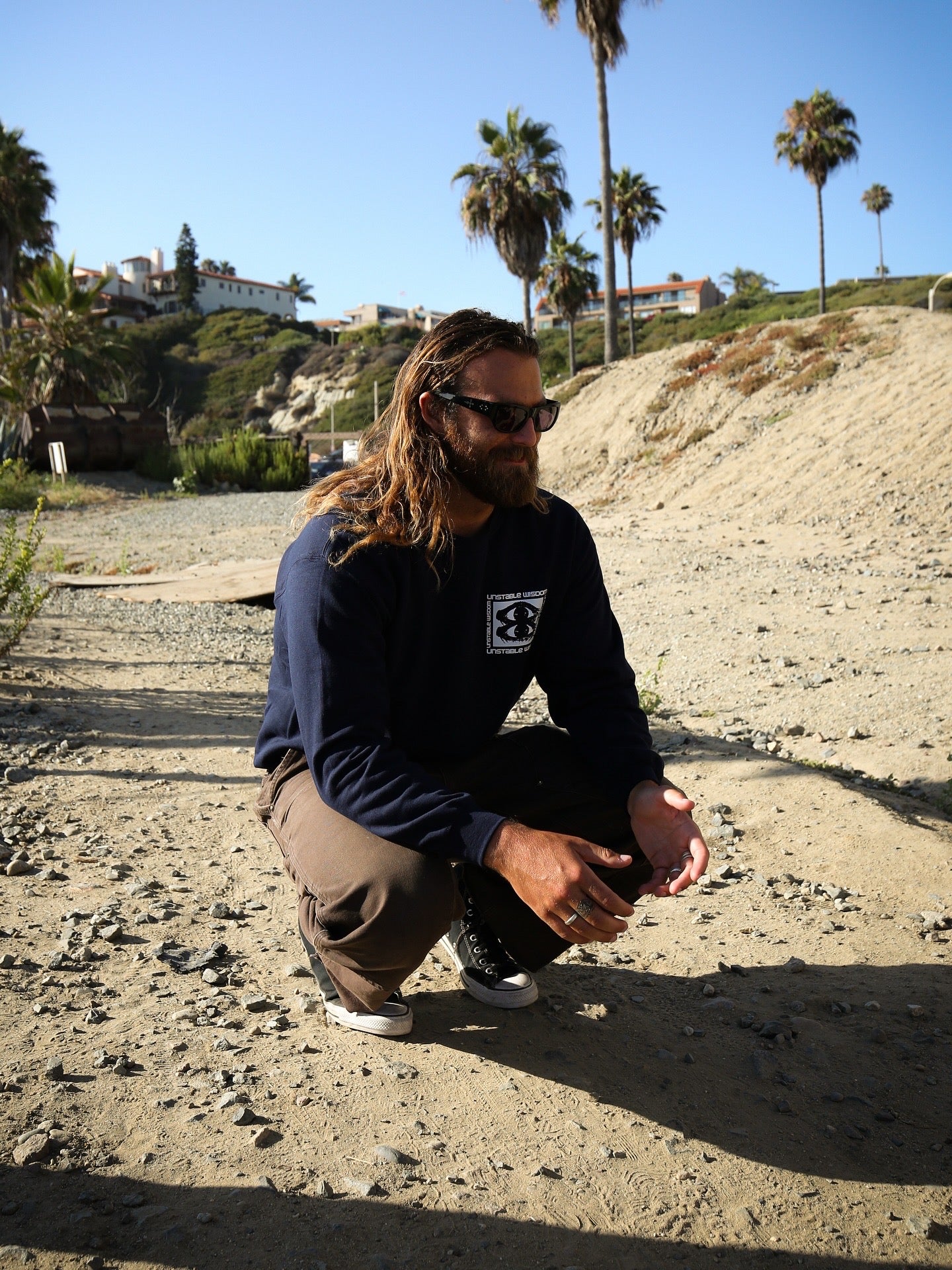 CHAOS CREWNECK // NAVY