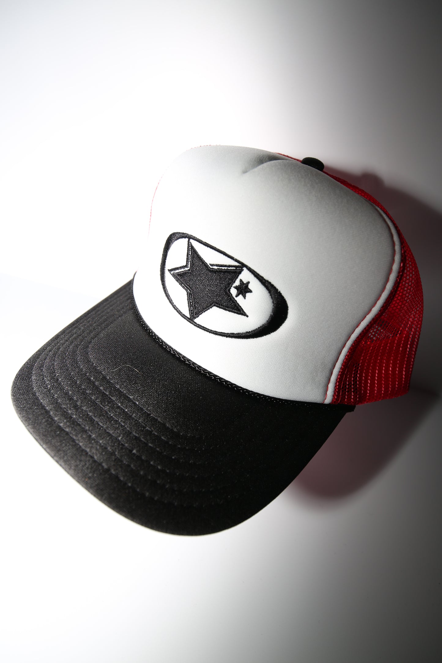 GLOBAL HAT // BLK/WHITE/RED