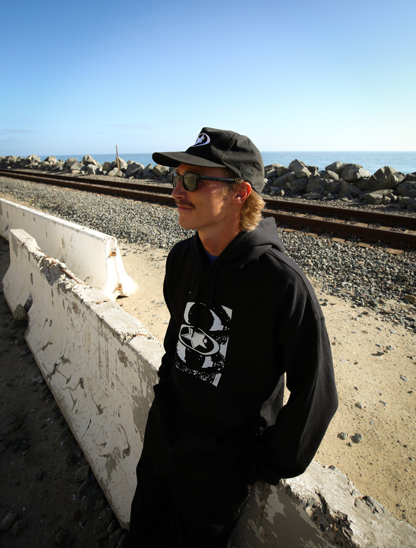 PARADOX HOODIE // BLACK
